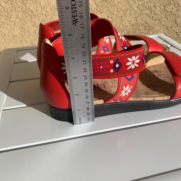 Alegria red sandals elastic straps size 10.5-11 ( European 41) - Picture 6 of 13